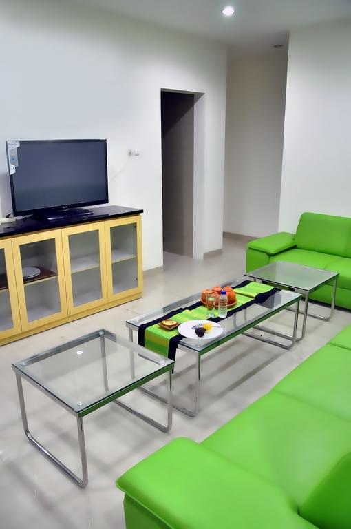 Metro House Hotel Surabaya Luaran gambar