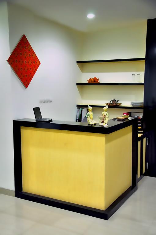 Metro House Hotel Surabaya Luaran gambar