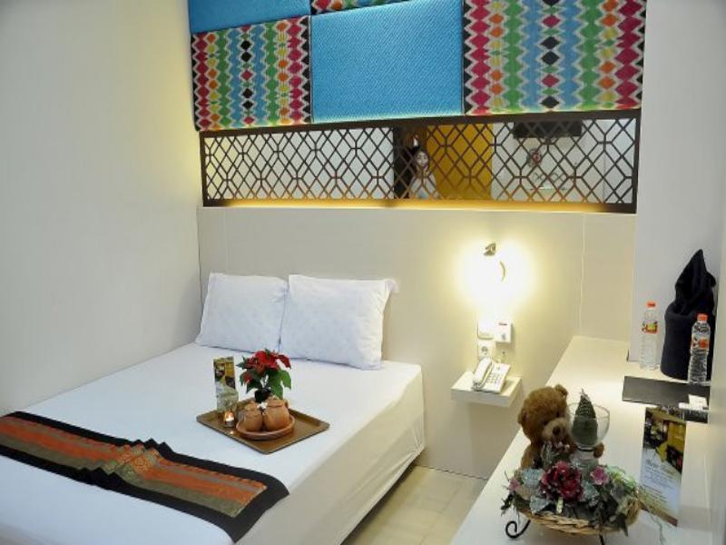 Metro House Hotel Surabaya Luaran gambar