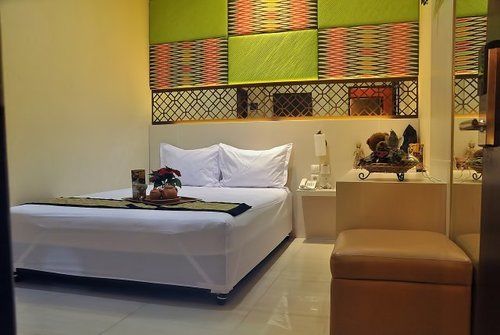 Metro House Hotel Surabaya Luaran gambar